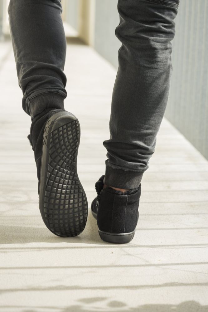 OMSQ Mid Winter Black