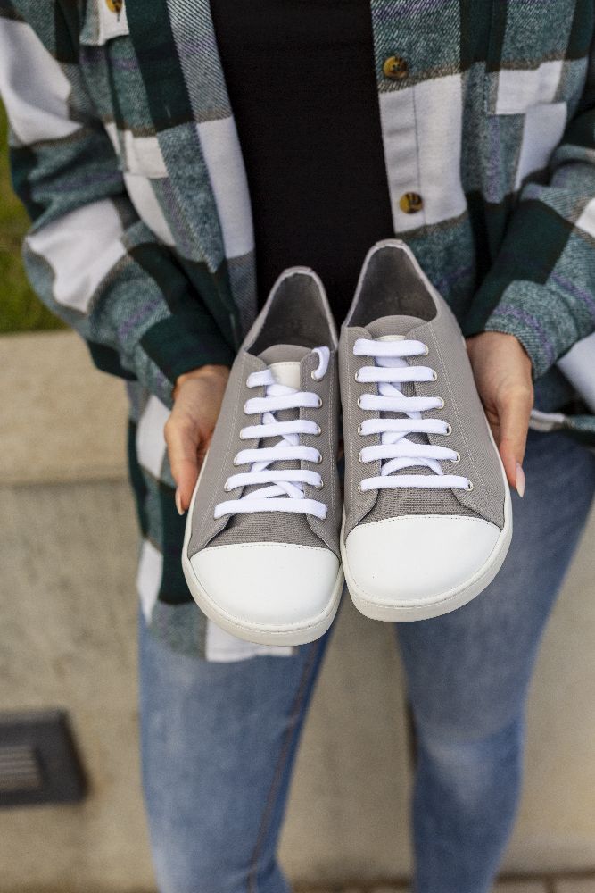 Chuqqs low gray